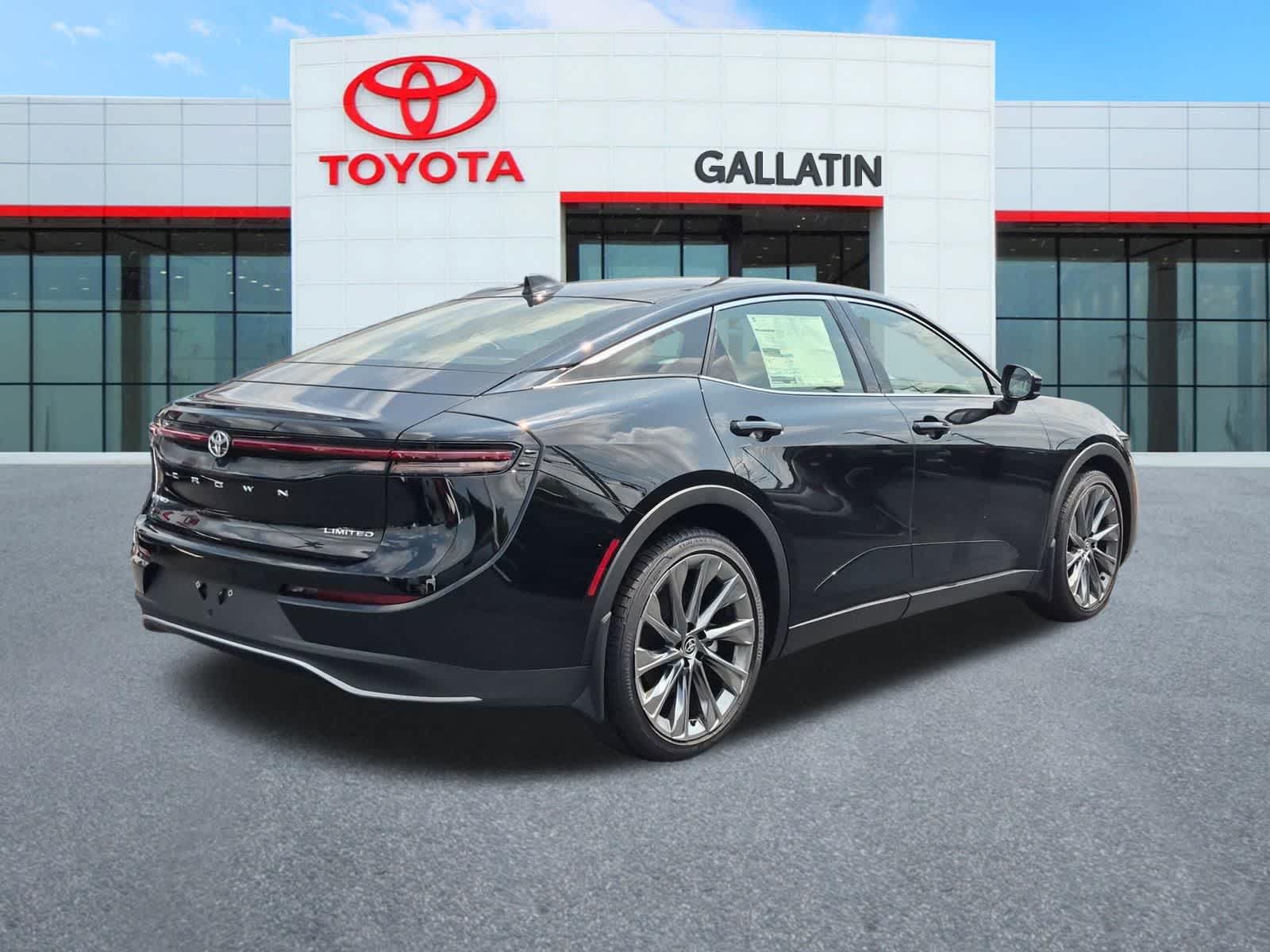 2026 Toyota Crown Limited - Photo 8