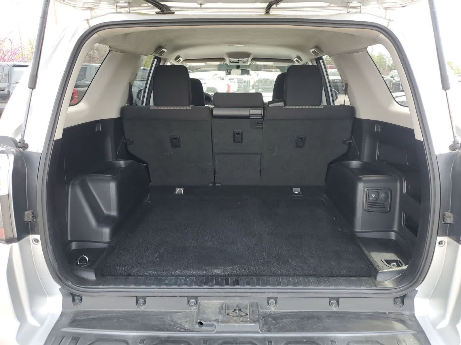2019 Toyota 4Runner SR5 - Photo 9