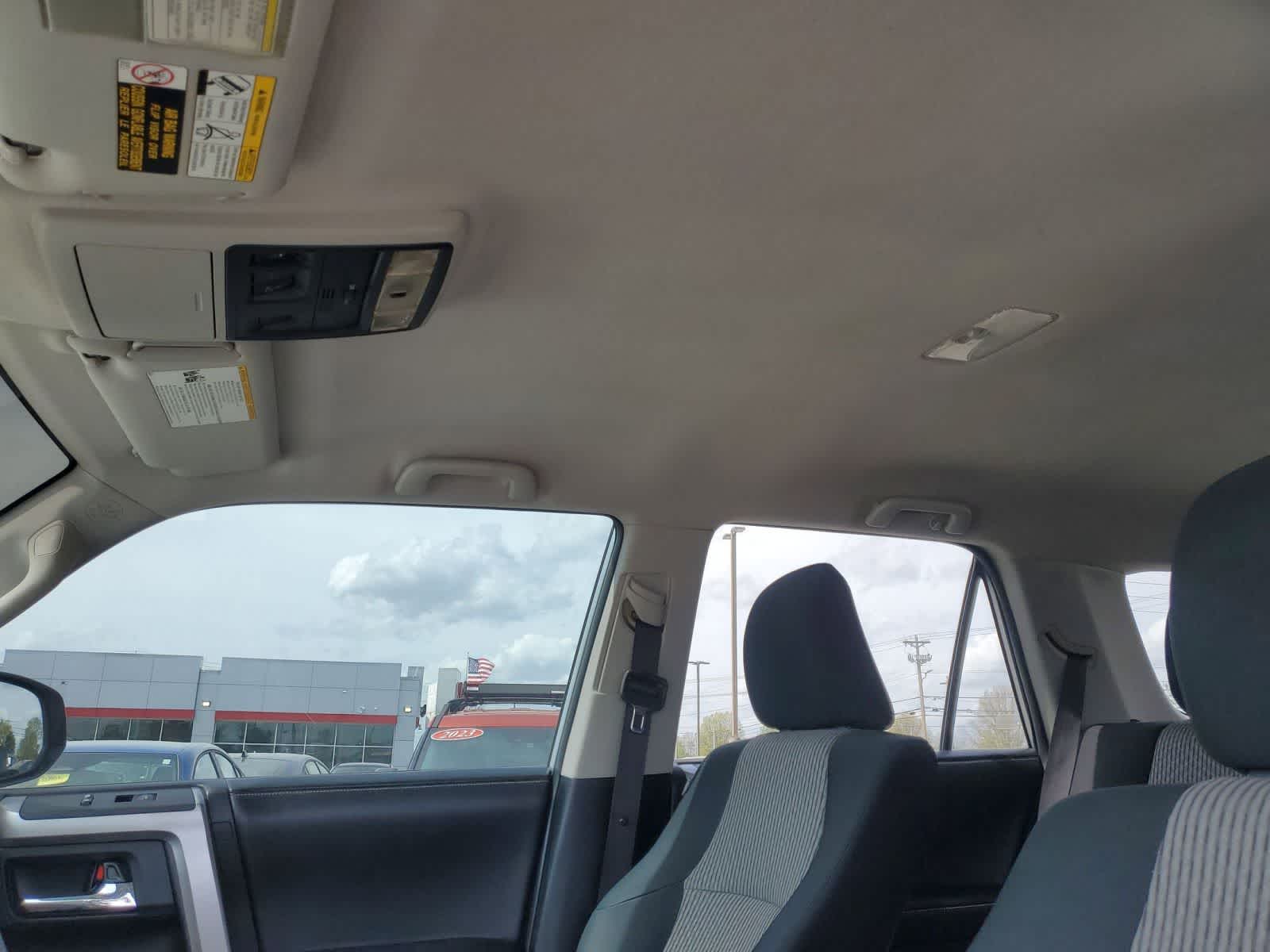 2019 Toyota 4Runner SR5 - Photo 17