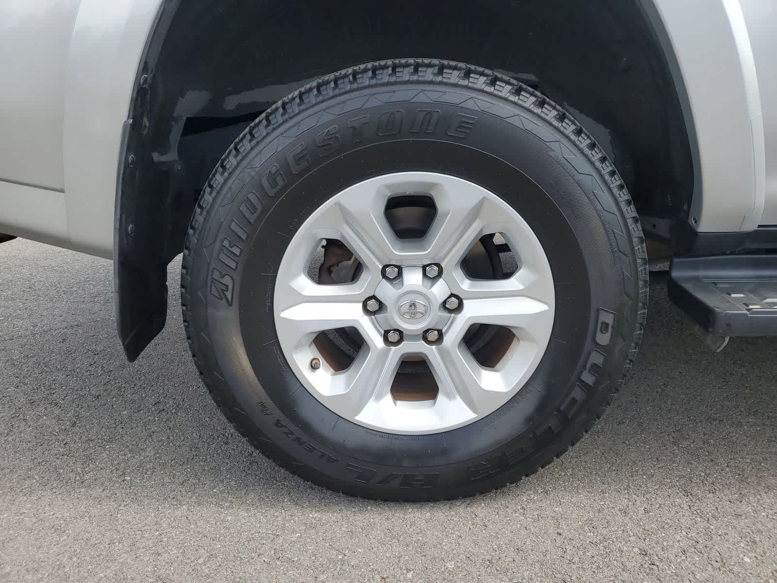 2019 Toyota 4Runner SR5 - Photo 6