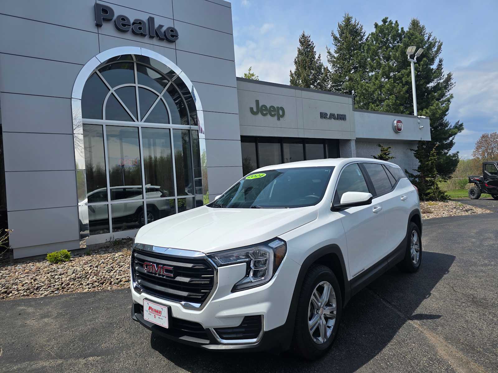 Summit White 2024 GMC Terrain SLE AWD SUV / Crossover All-Wheel Drive 9-Speed Automatic