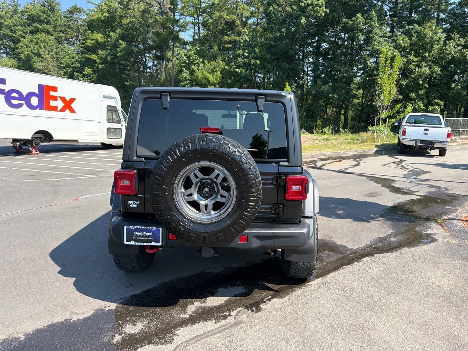 View vehicle photo 6
