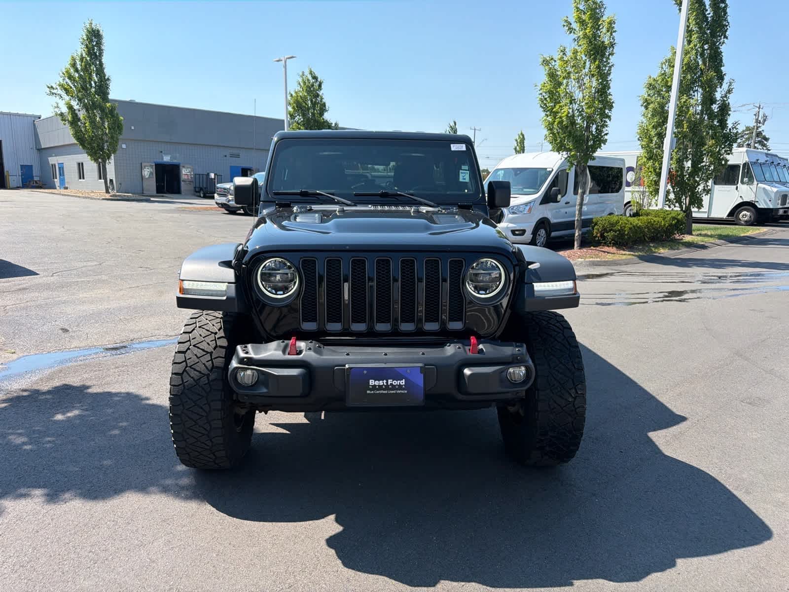 View vehicle photo 2