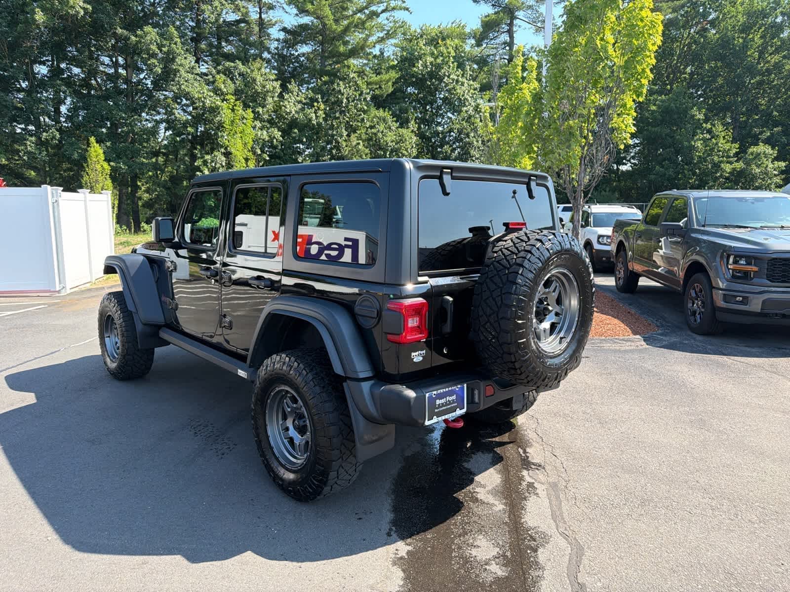 View vehicle photo 7