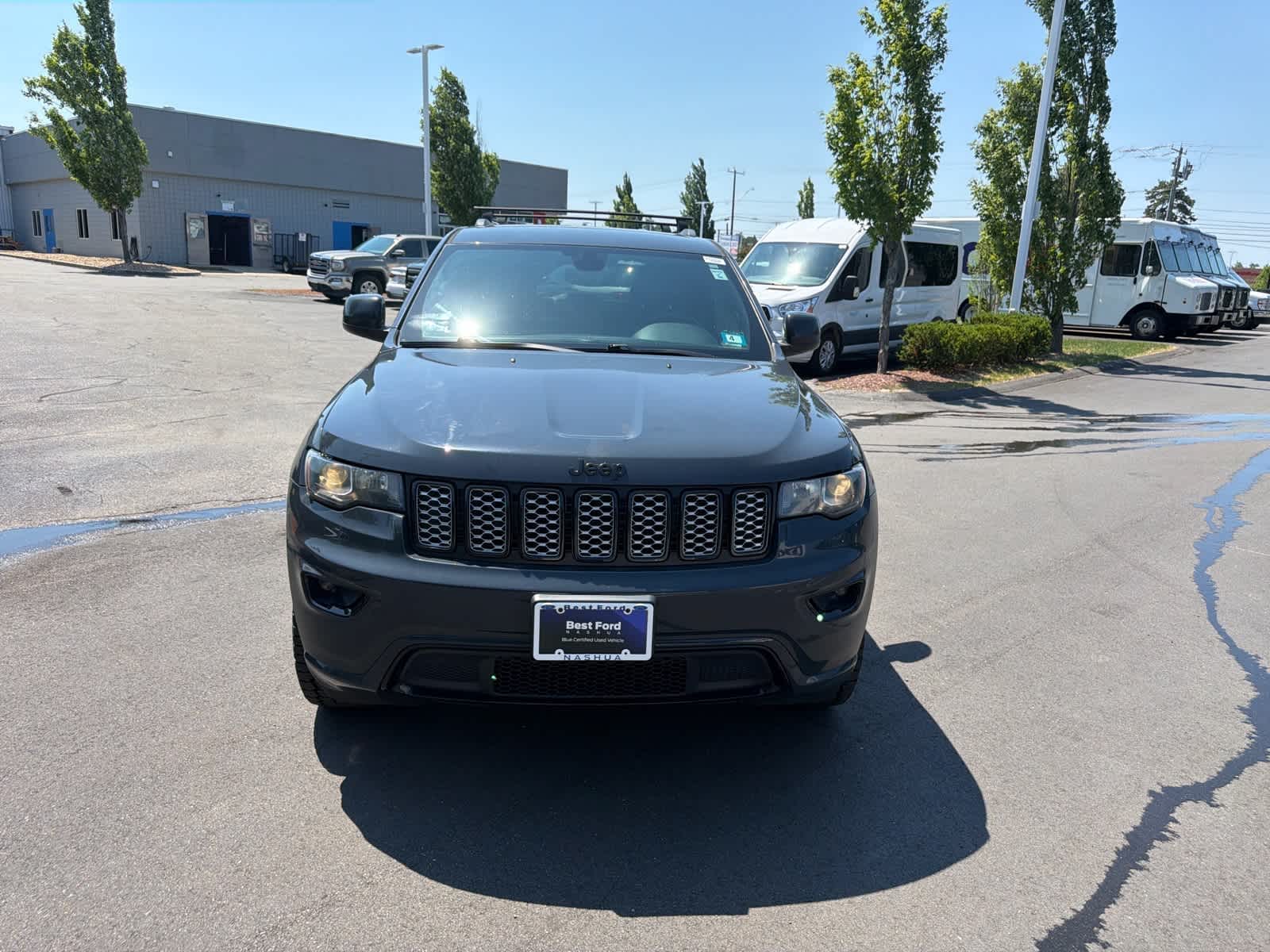 View vehicle photo 2