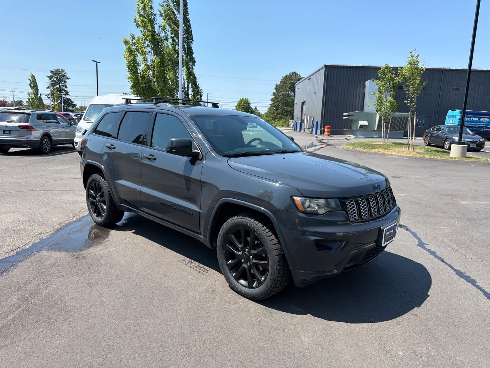 View vehicle photo 3