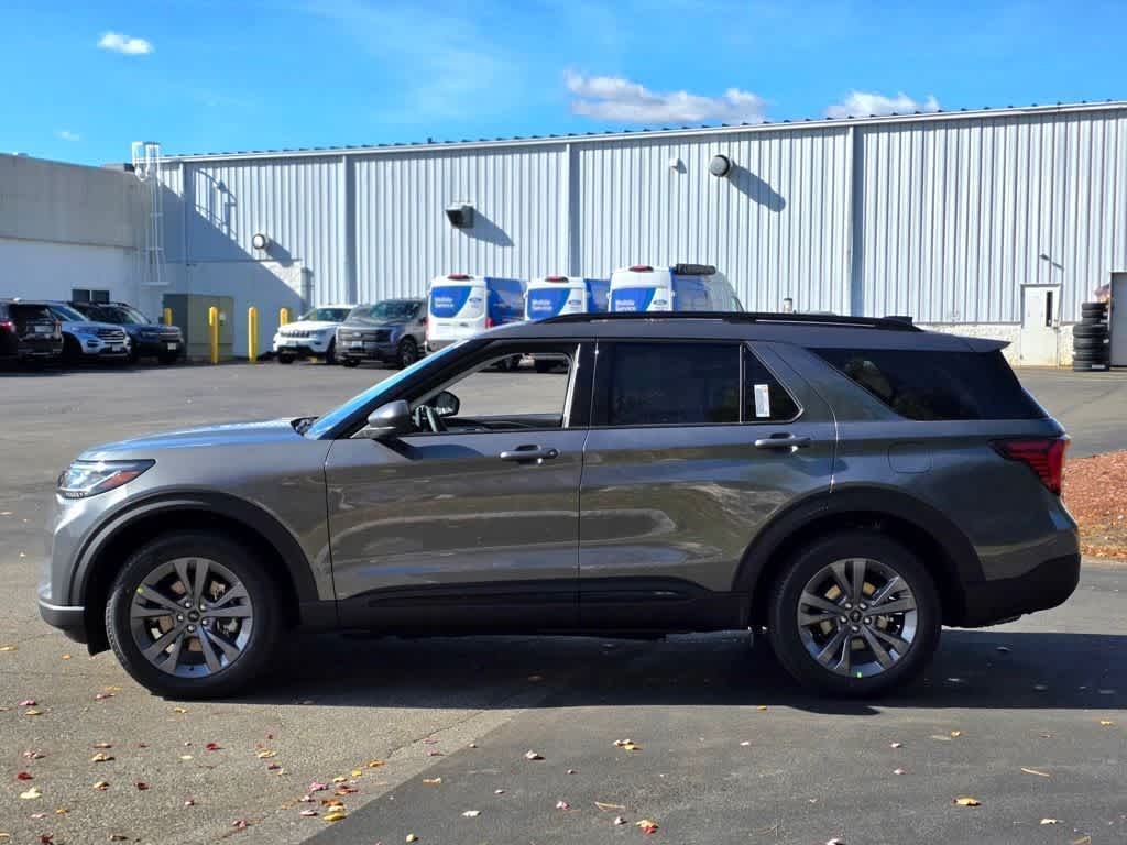 View vehicle photo 6