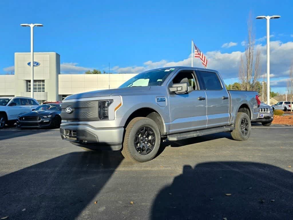Iconic Silver Metallic 2025 Ford F-150 Lightning XLT SuperCrew AWD Pickup Truck All-Wheel Drive 1-Speed Automatic