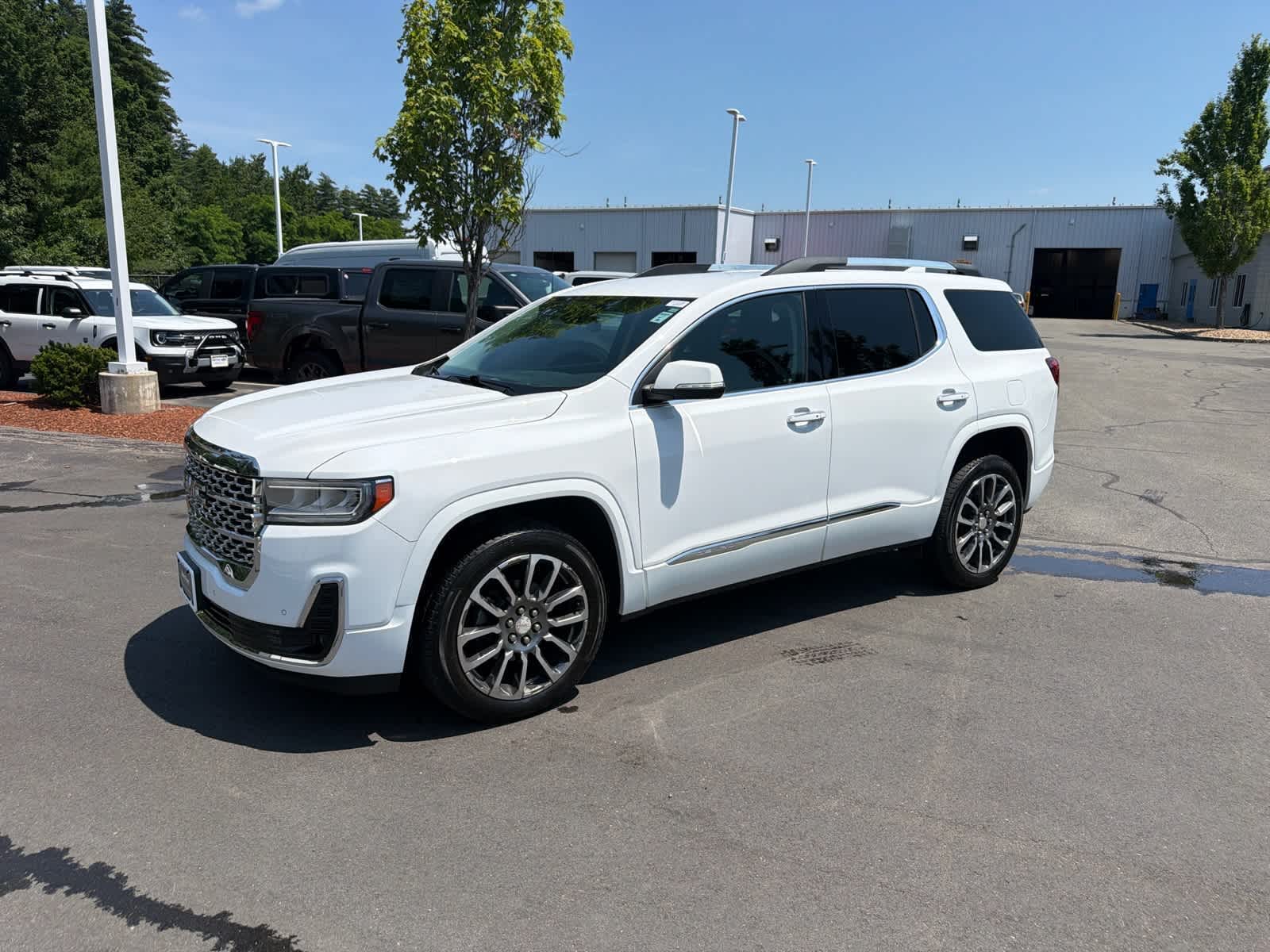 Summit White 2020 GMC Acadia SUV / Crossover Four-Wheel Drive 9-Speed Automatic