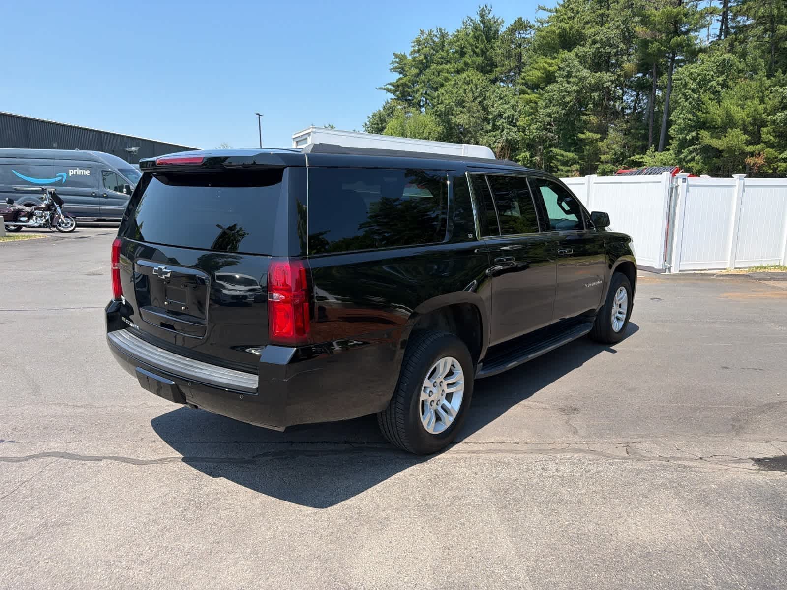 View vehicle photo 5