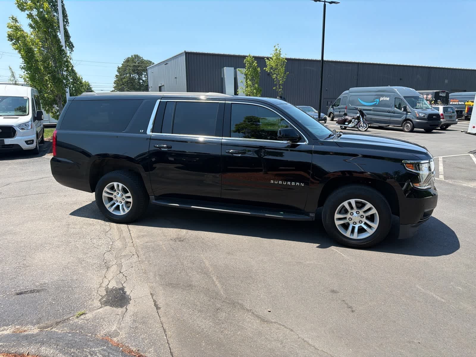 View vehicle photo 4