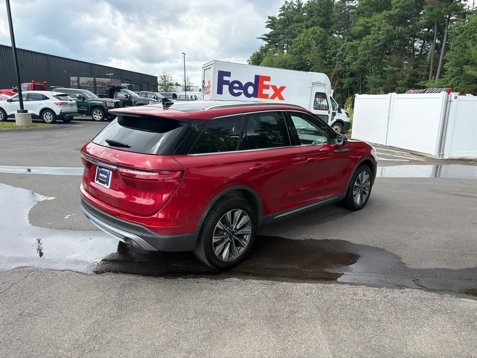 View vehicle photo 5