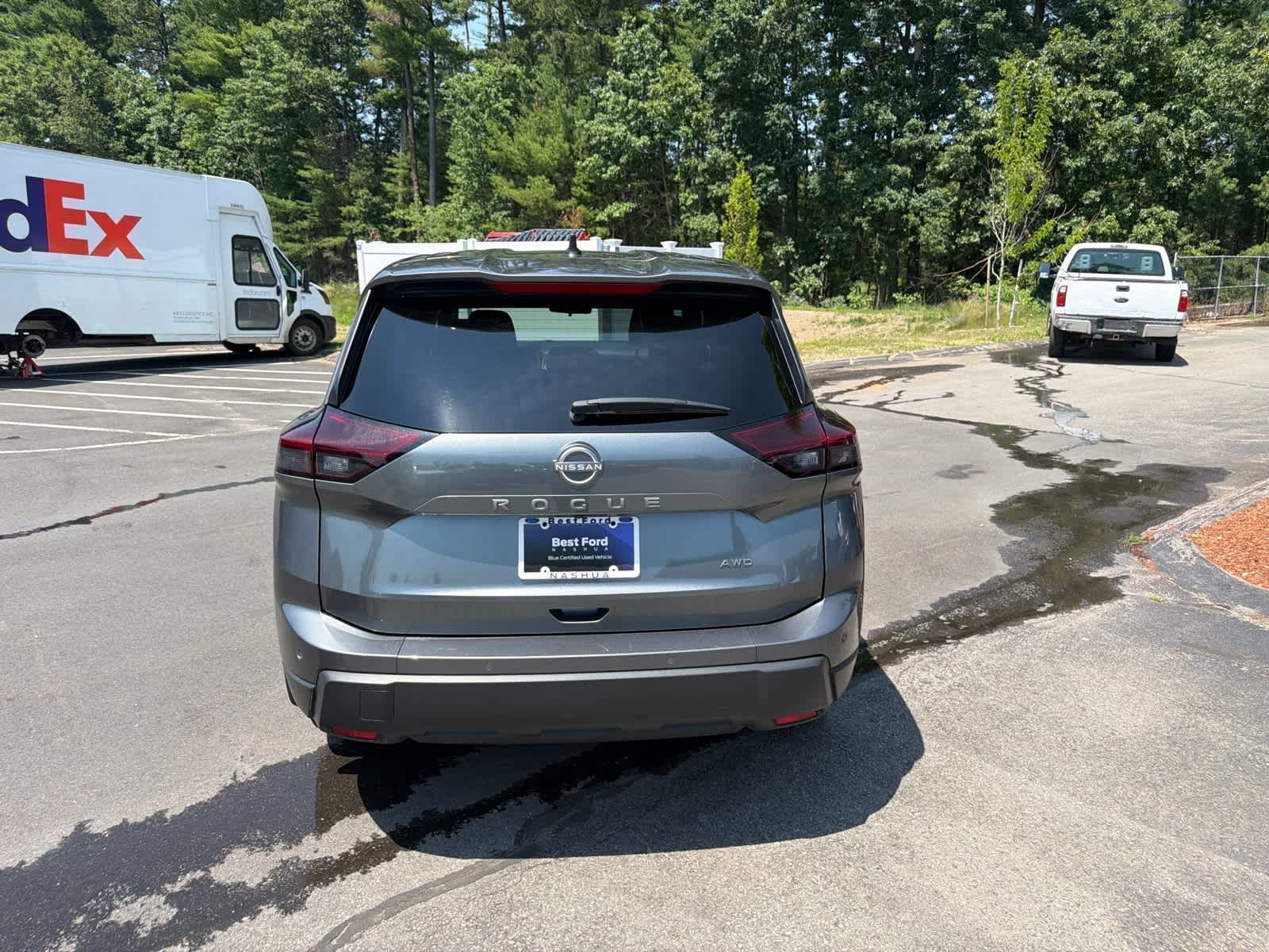 View vehicle photo 6