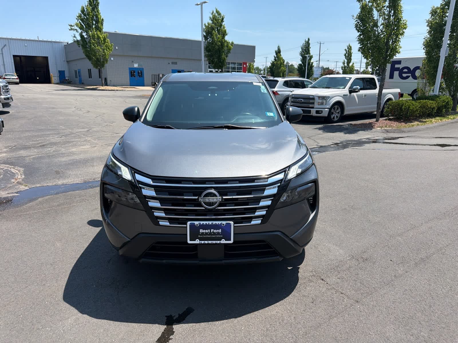 View vehicle photo 2