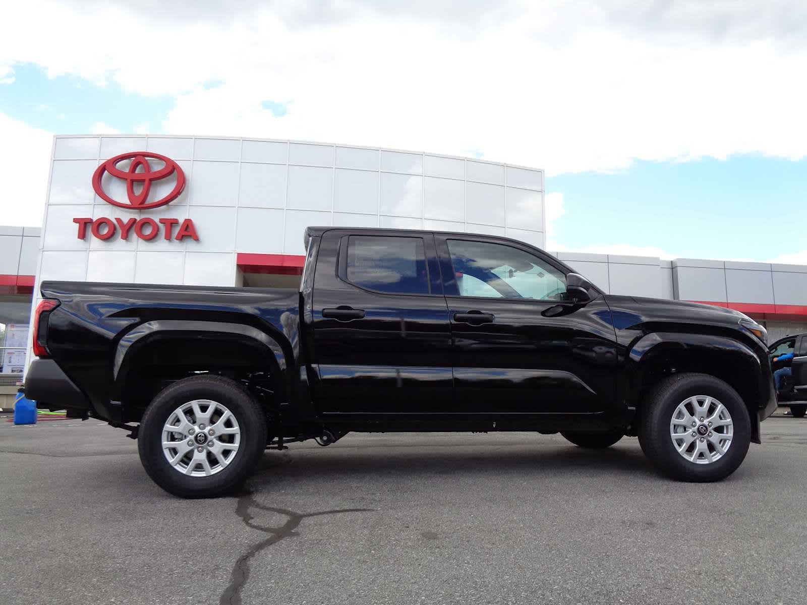 View vehicle photo 2