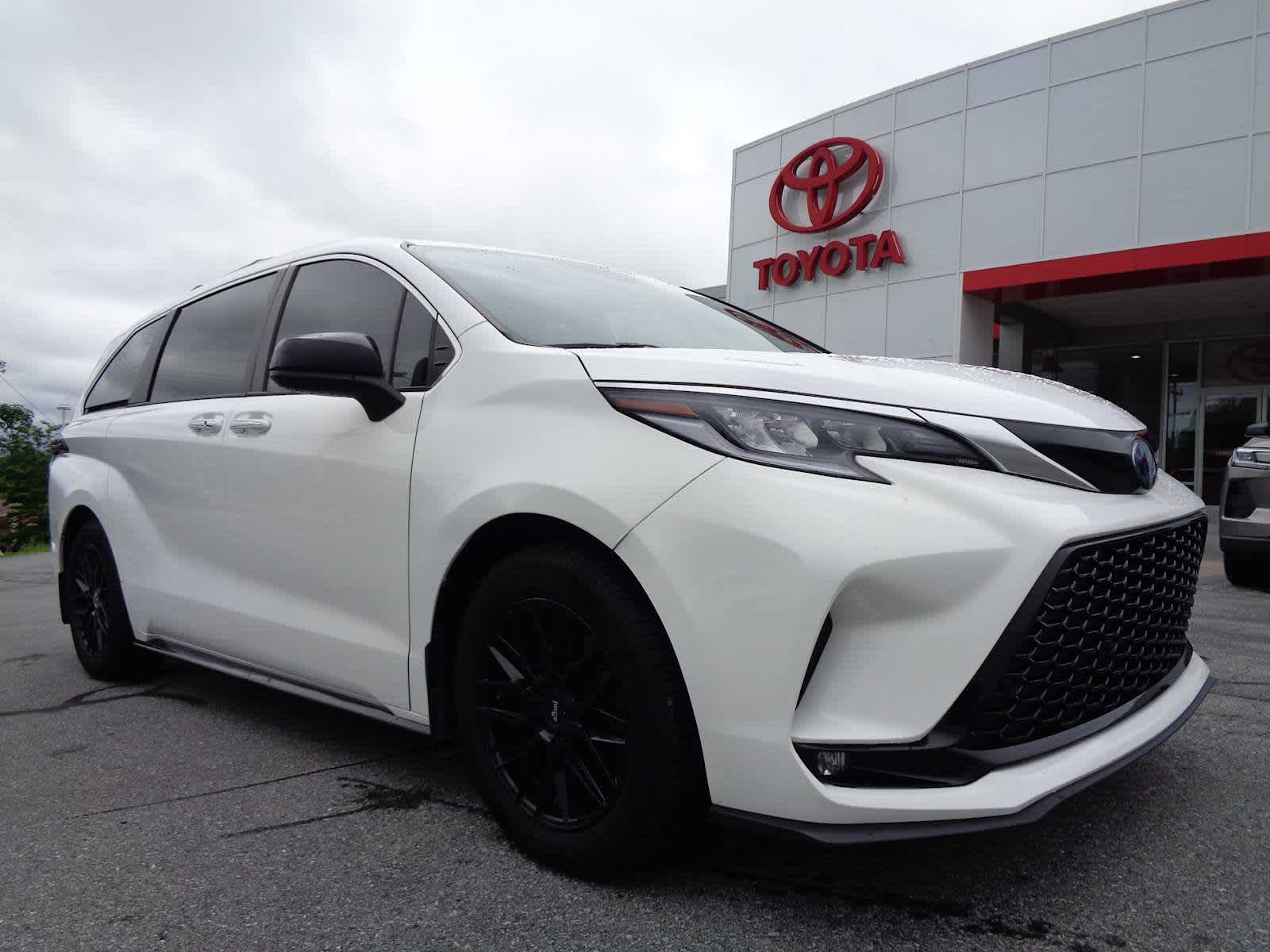 2022 Toyota Sienna XSE 7-Passenger AWD