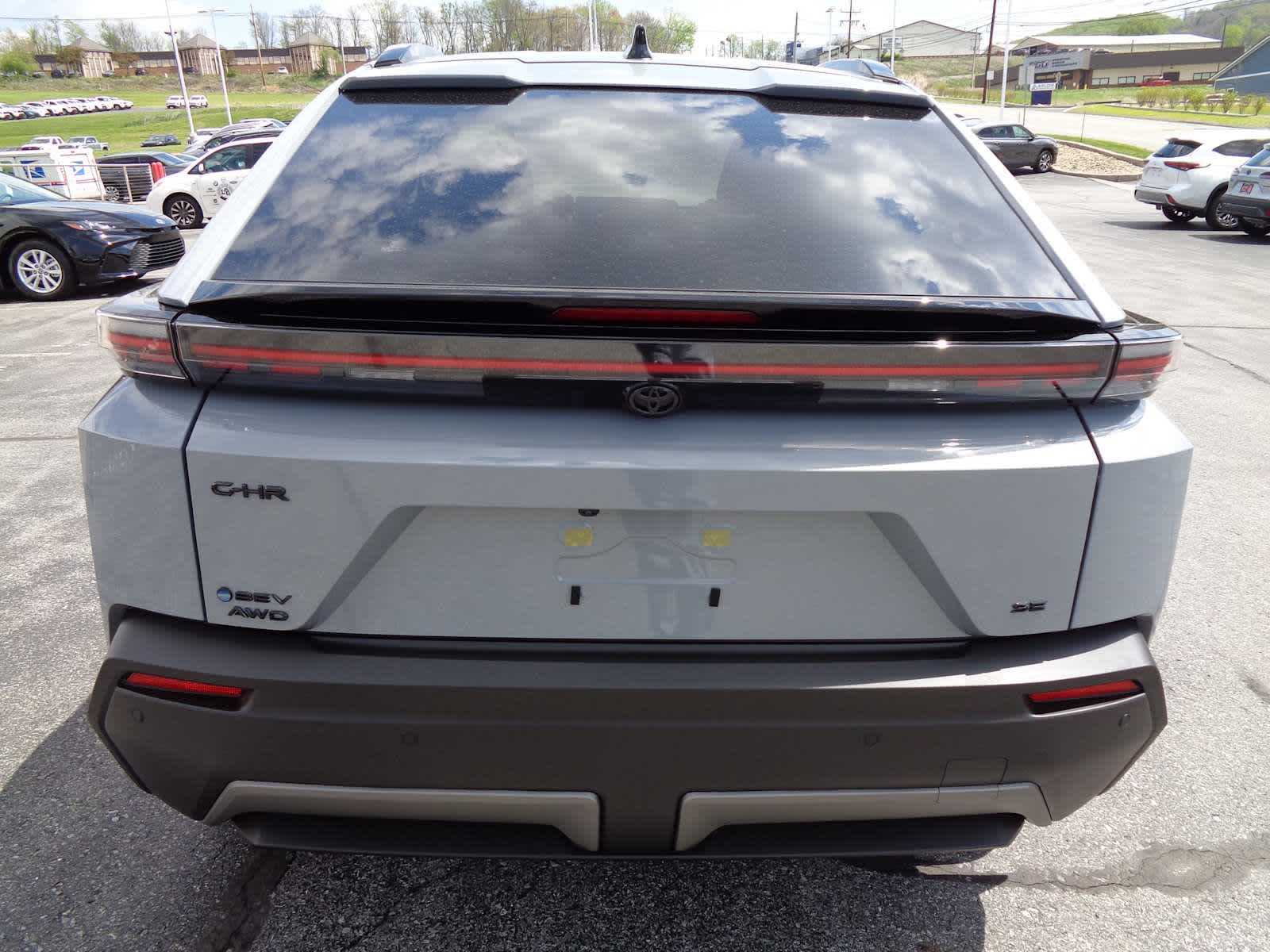 View vehicle photo 4