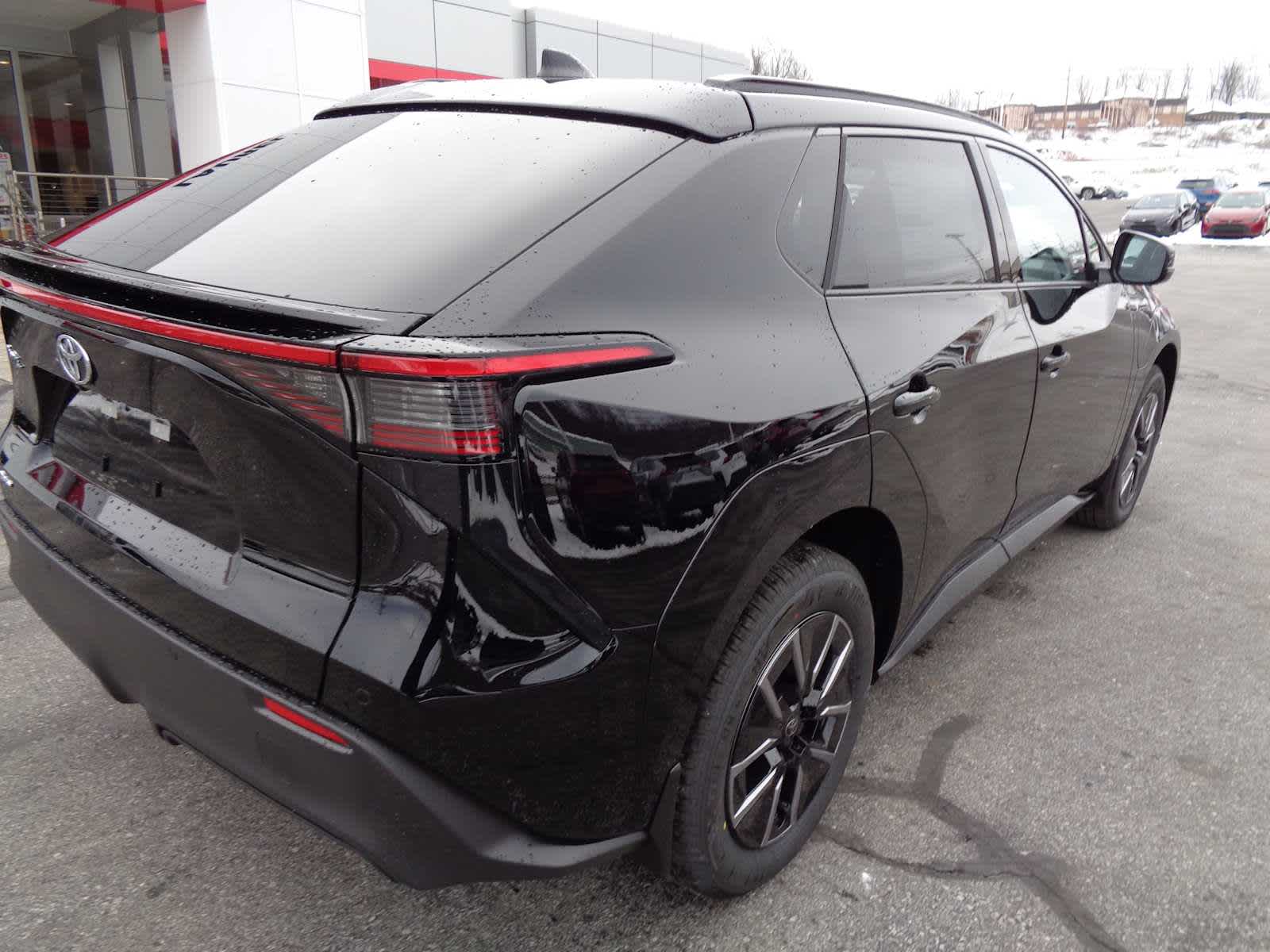 View vehicle photo 3