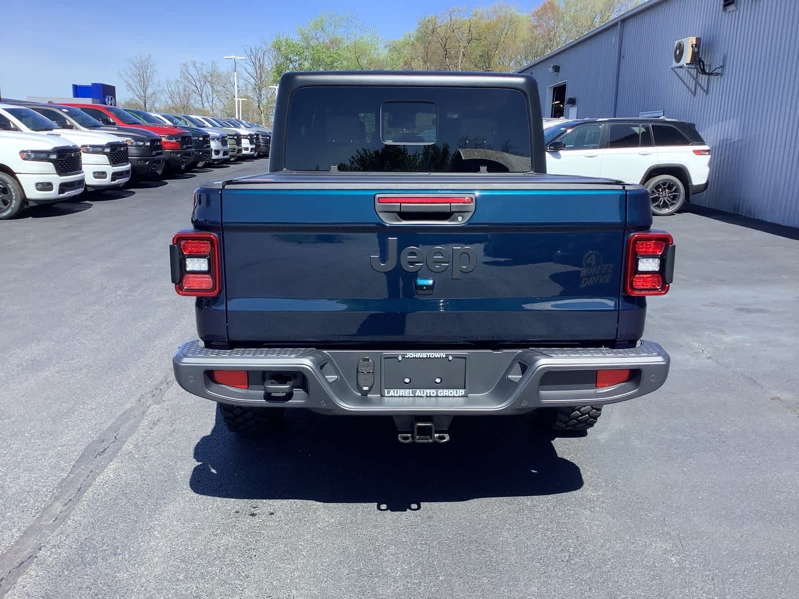 View vehicle photo 5