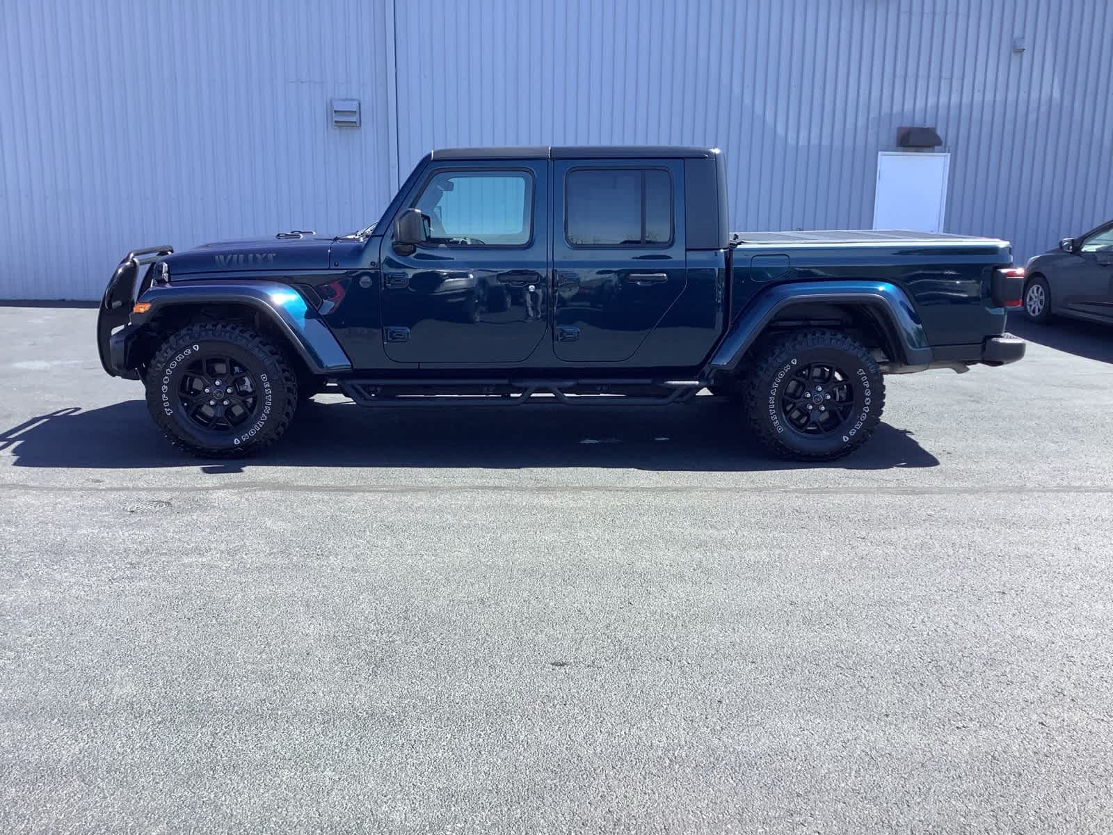 View vehicle photo 7