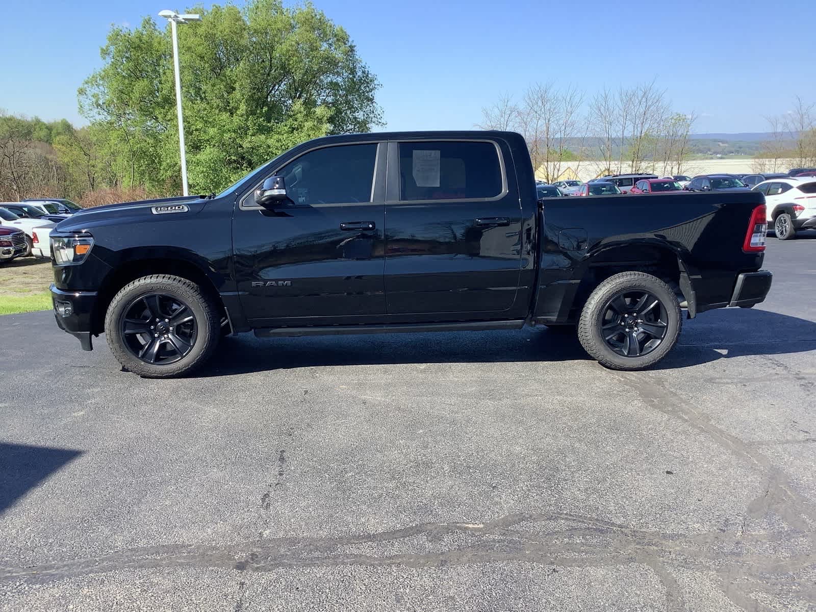 View vehicle photo 7