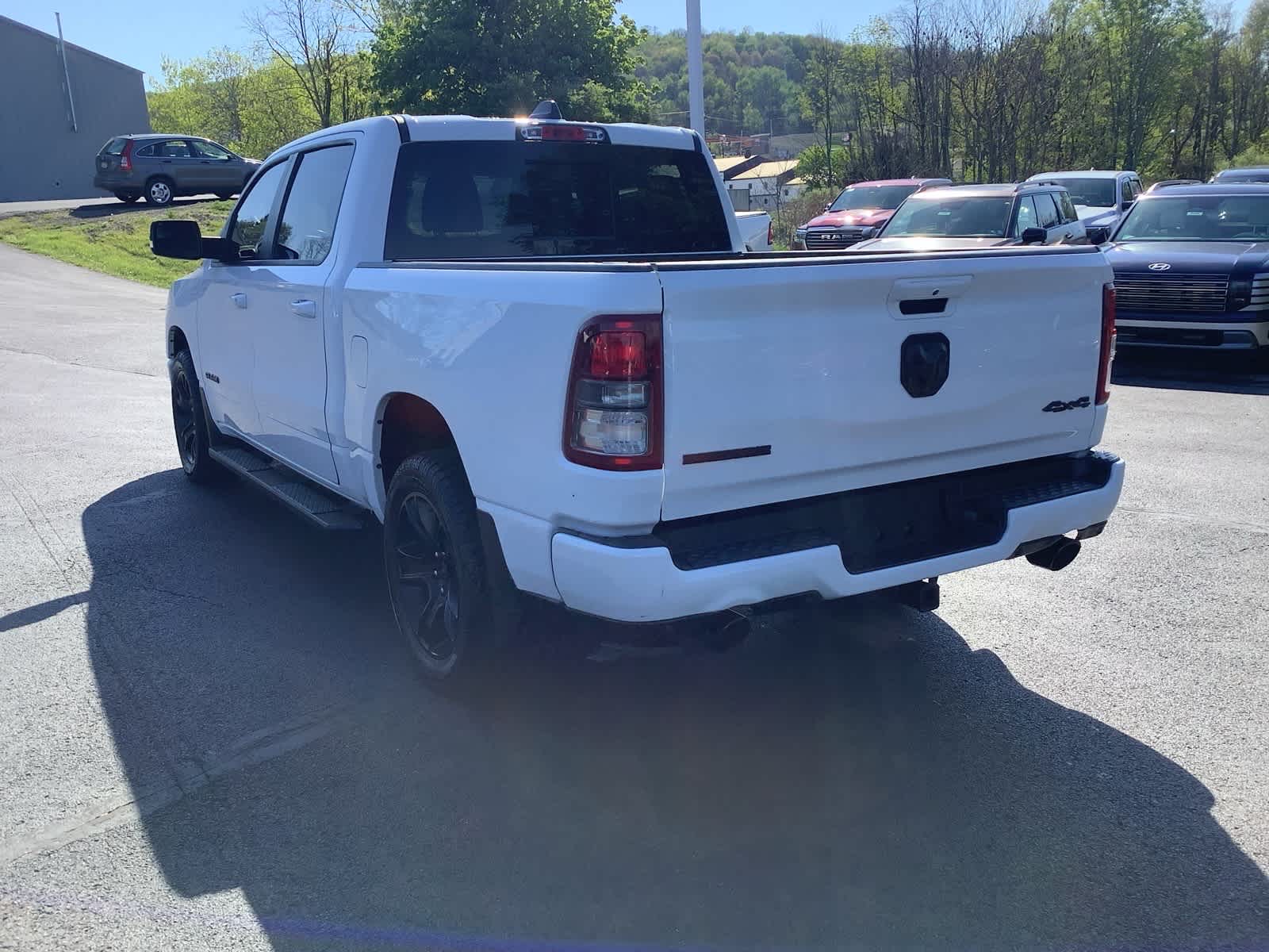 View vehicle photo 6