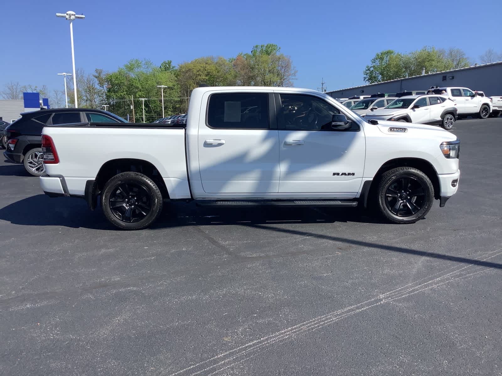 View vehicle photo 3