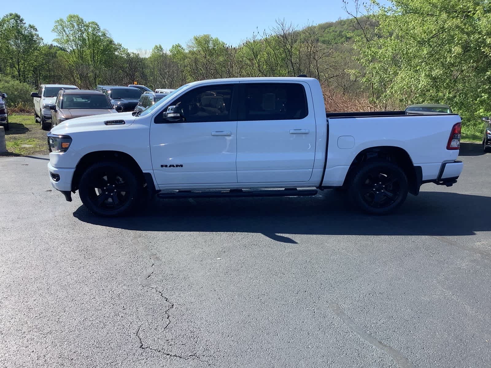 View vehicle photo 7