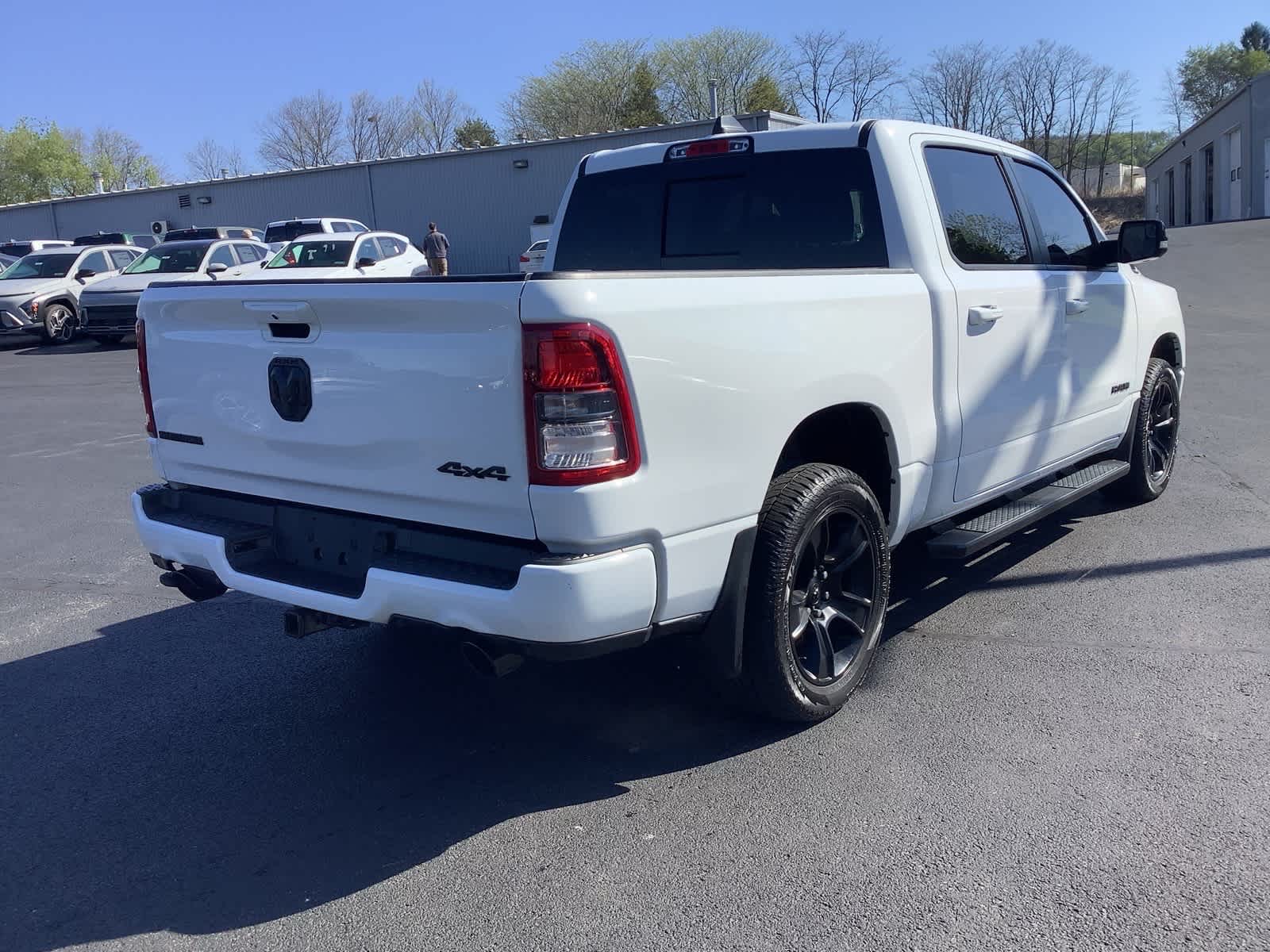 View vehicle photo 4