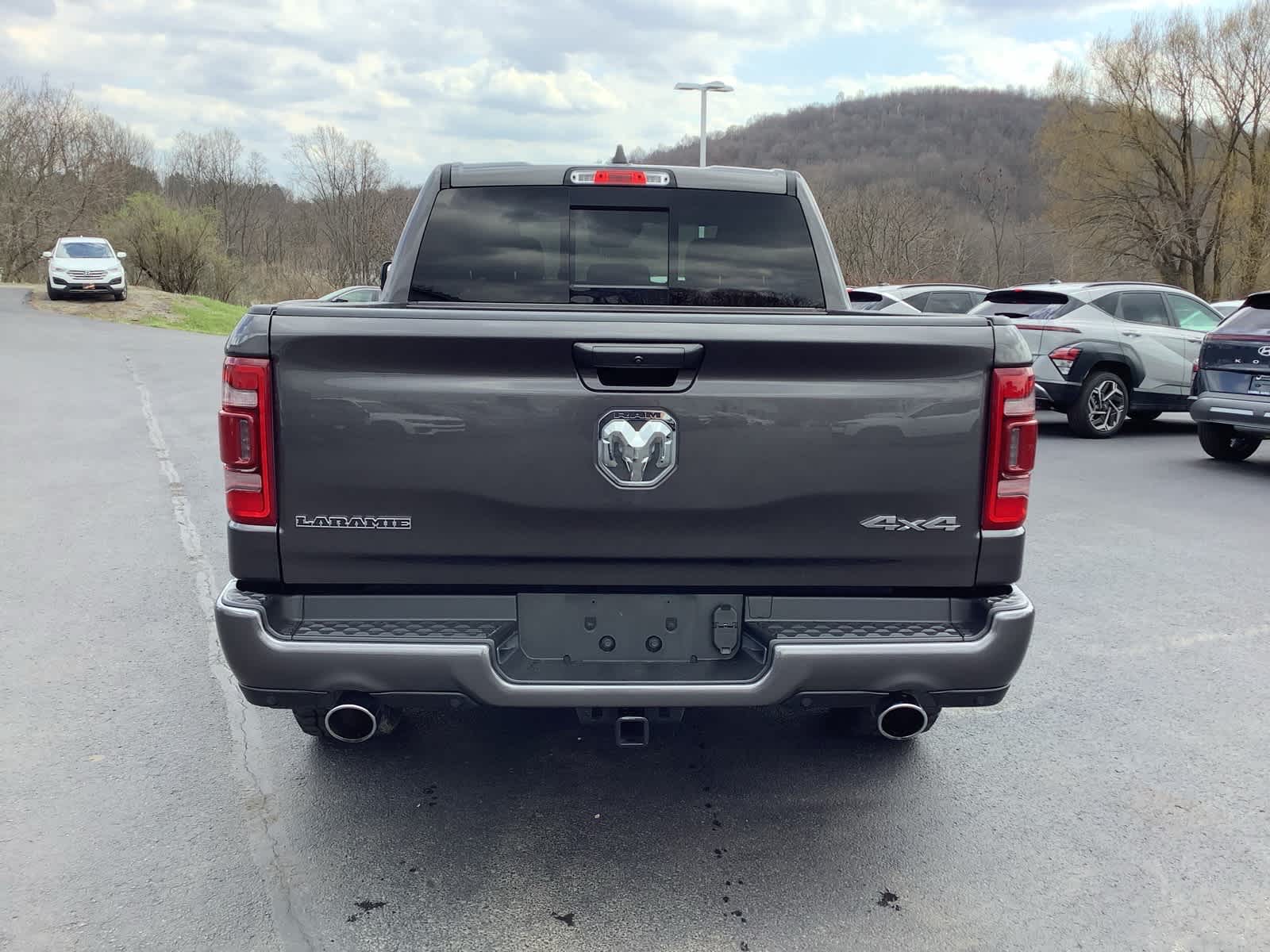 View vehicle photo 5