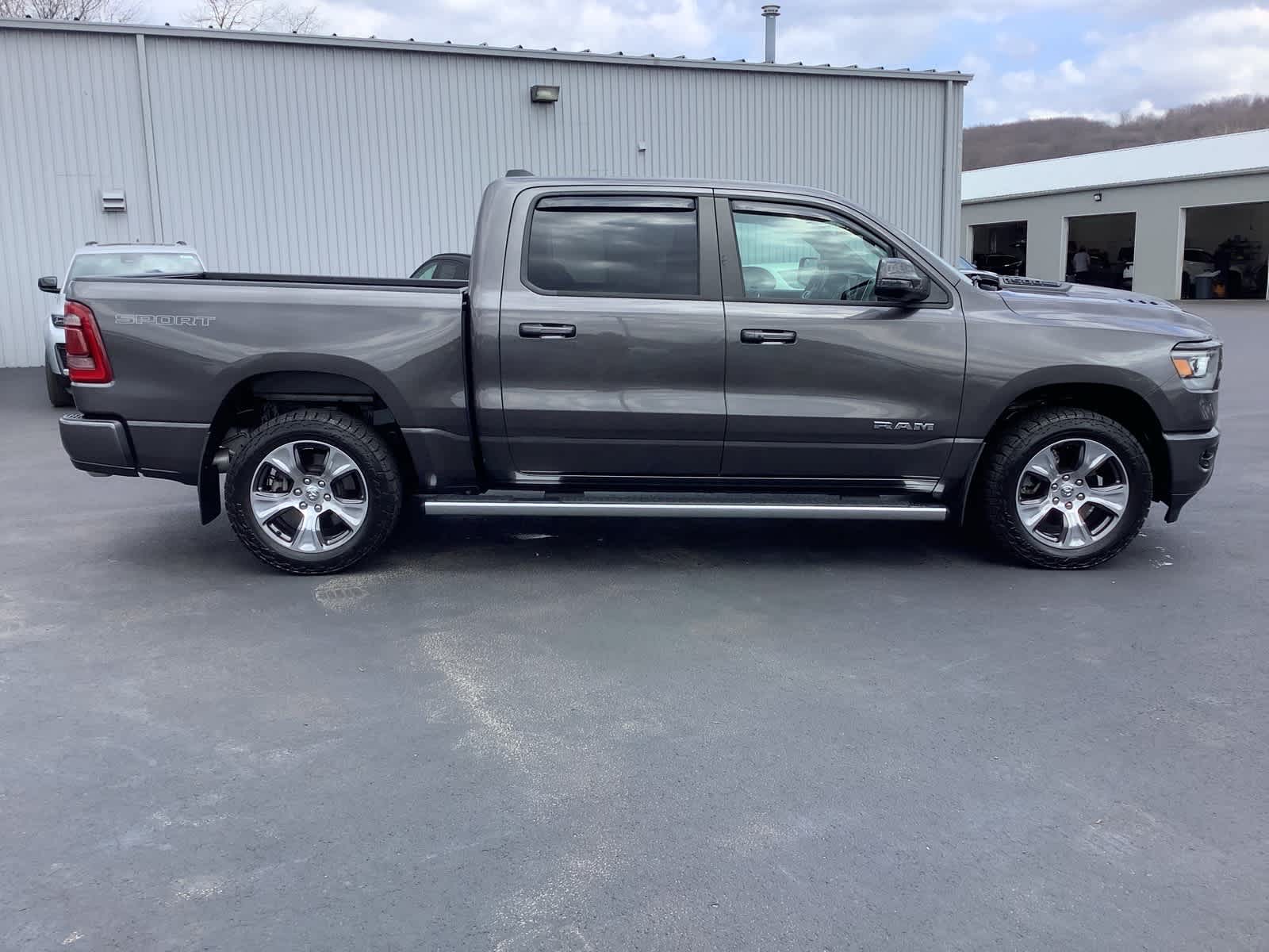 View vehicle photo 3