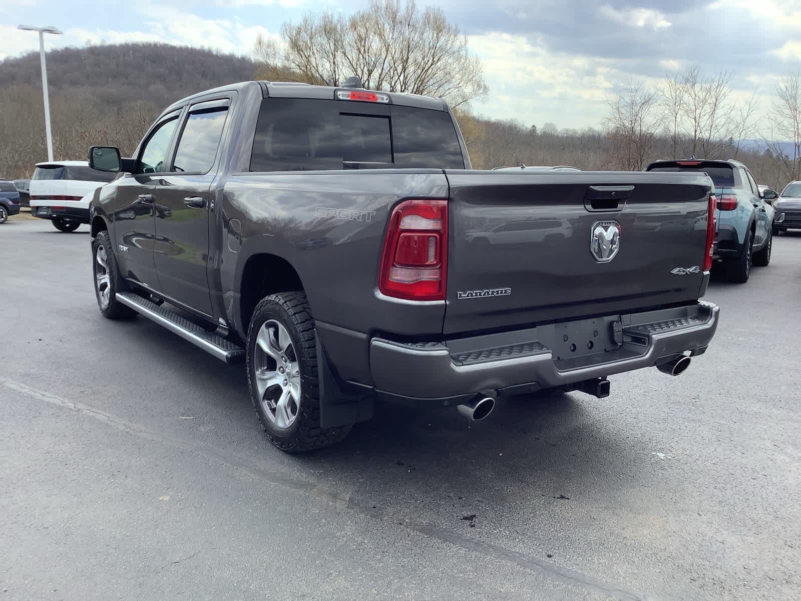 View vehicle photo 6