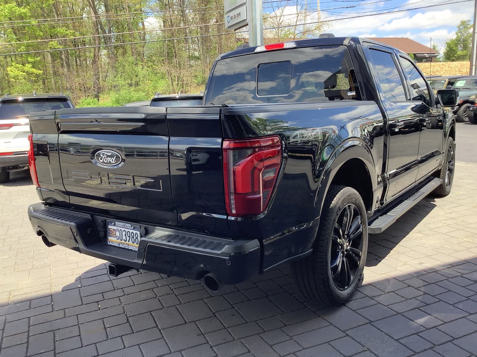 View vehicle photo 4