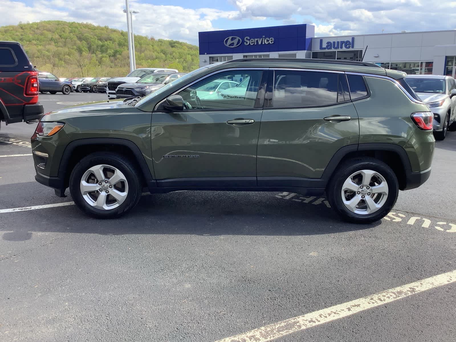View vehicle photo 7