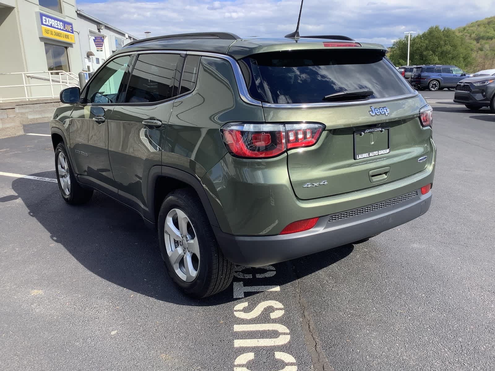 View vehicle photo 6