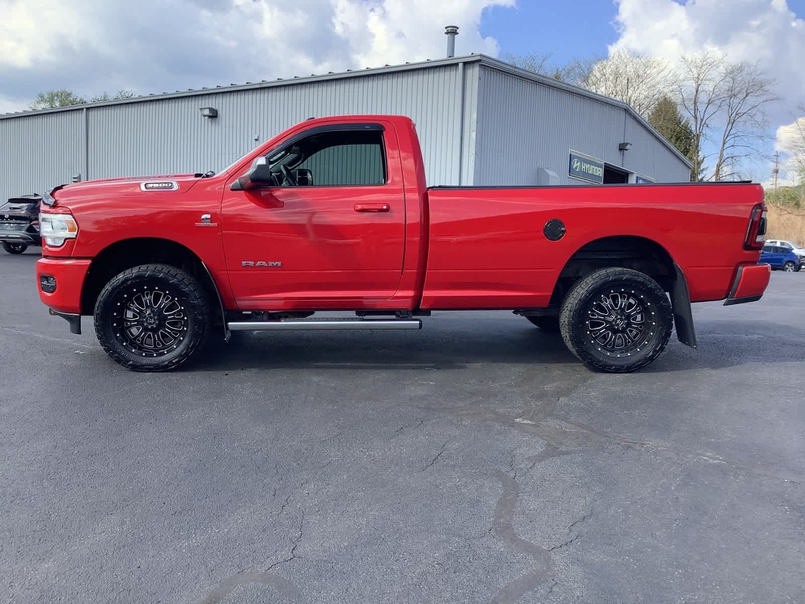View vehicle photo 6