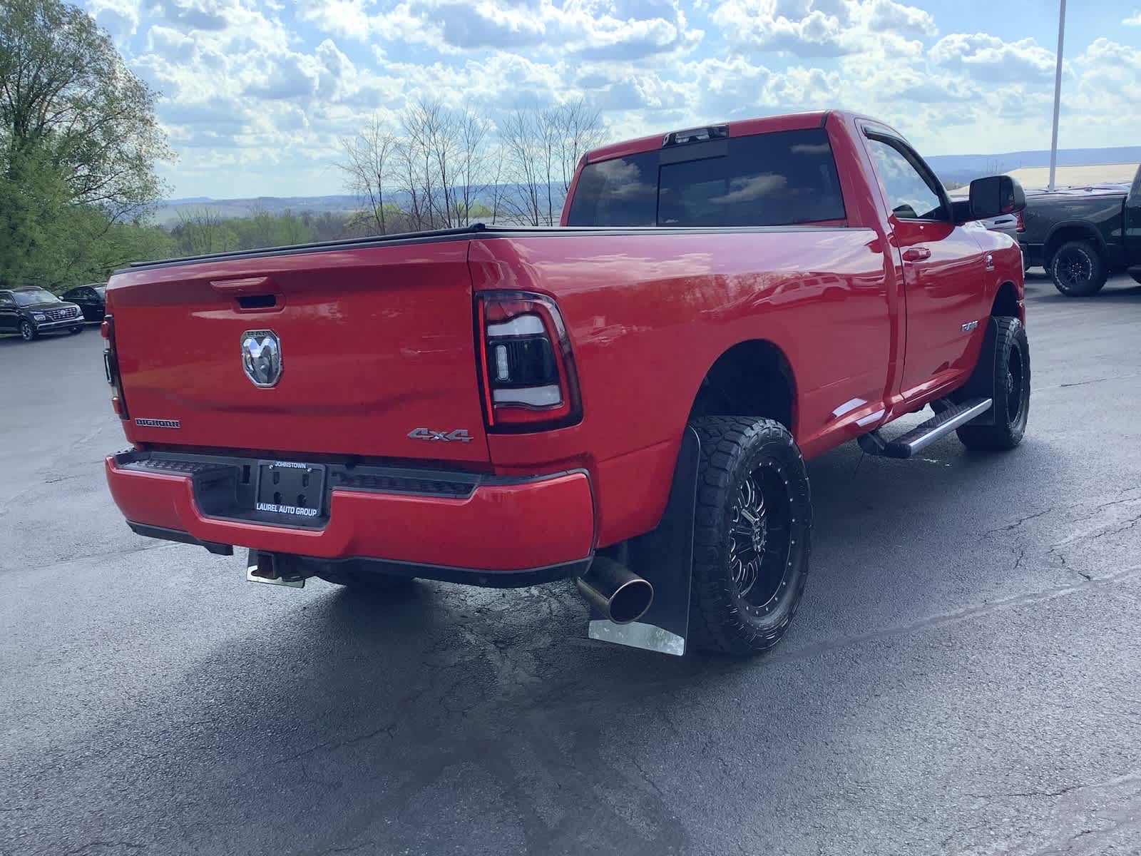 View vehicle photo 3