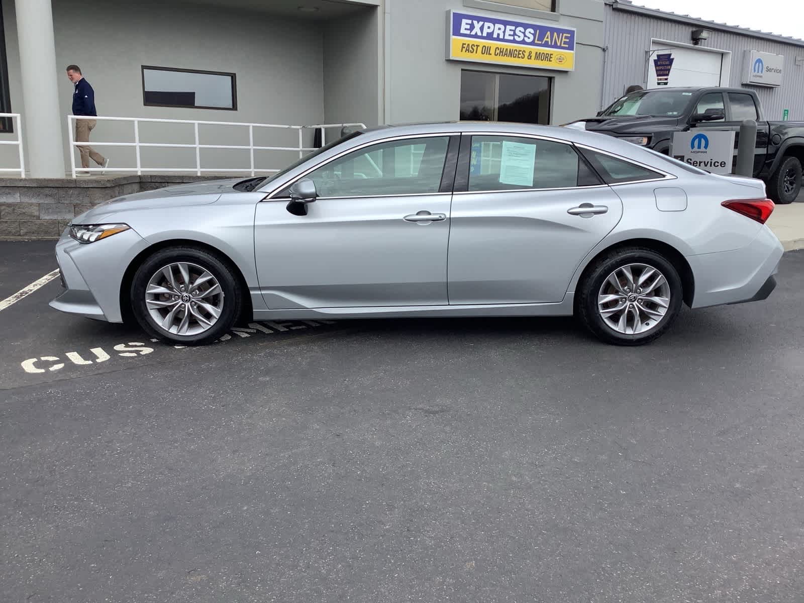 View vehicle photo 7