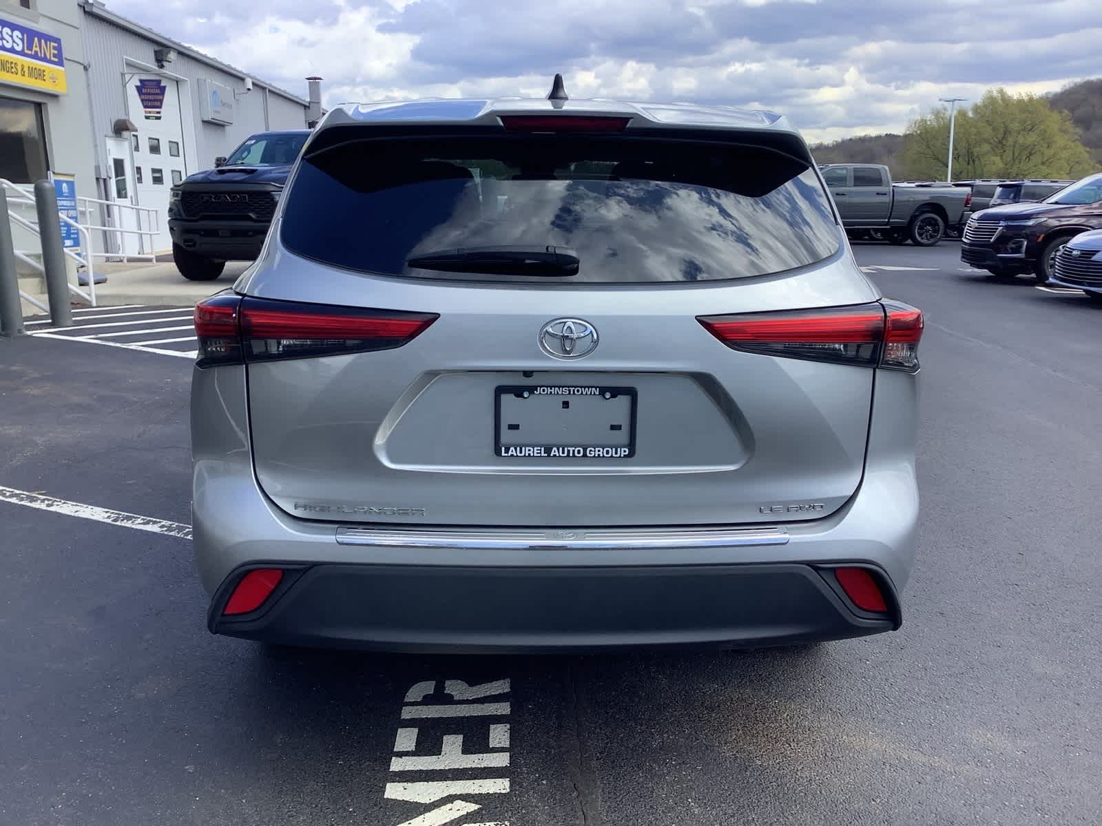 View vehicle photo 5