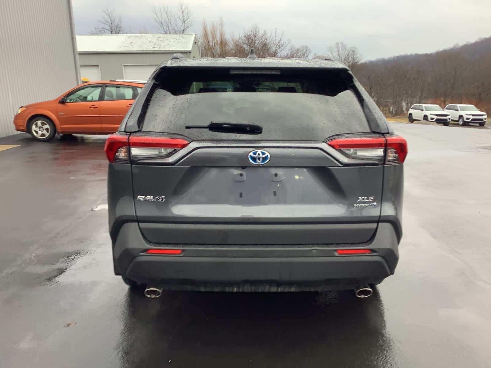 View vehicle photo 5