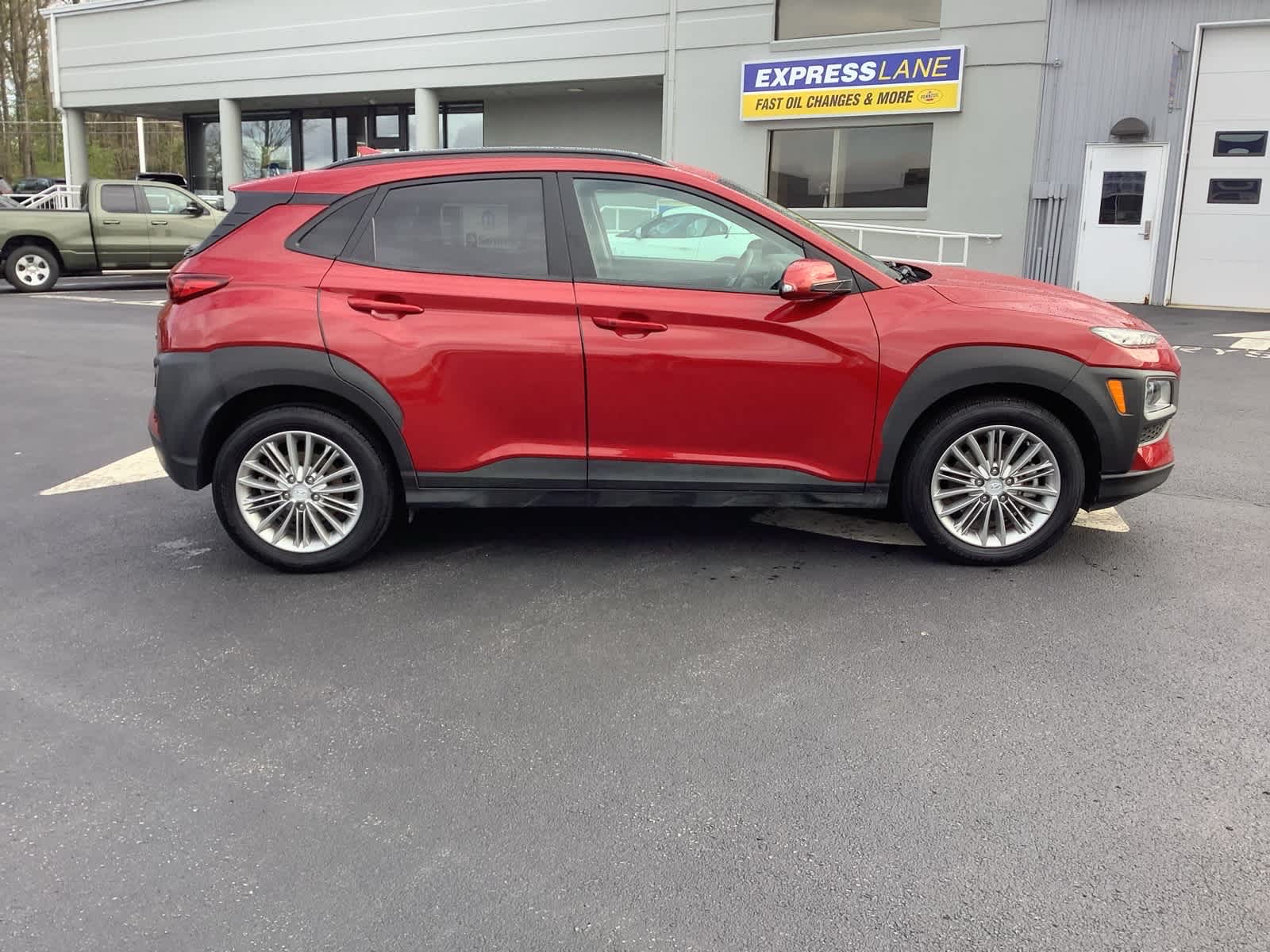 View vehicle photo 3
