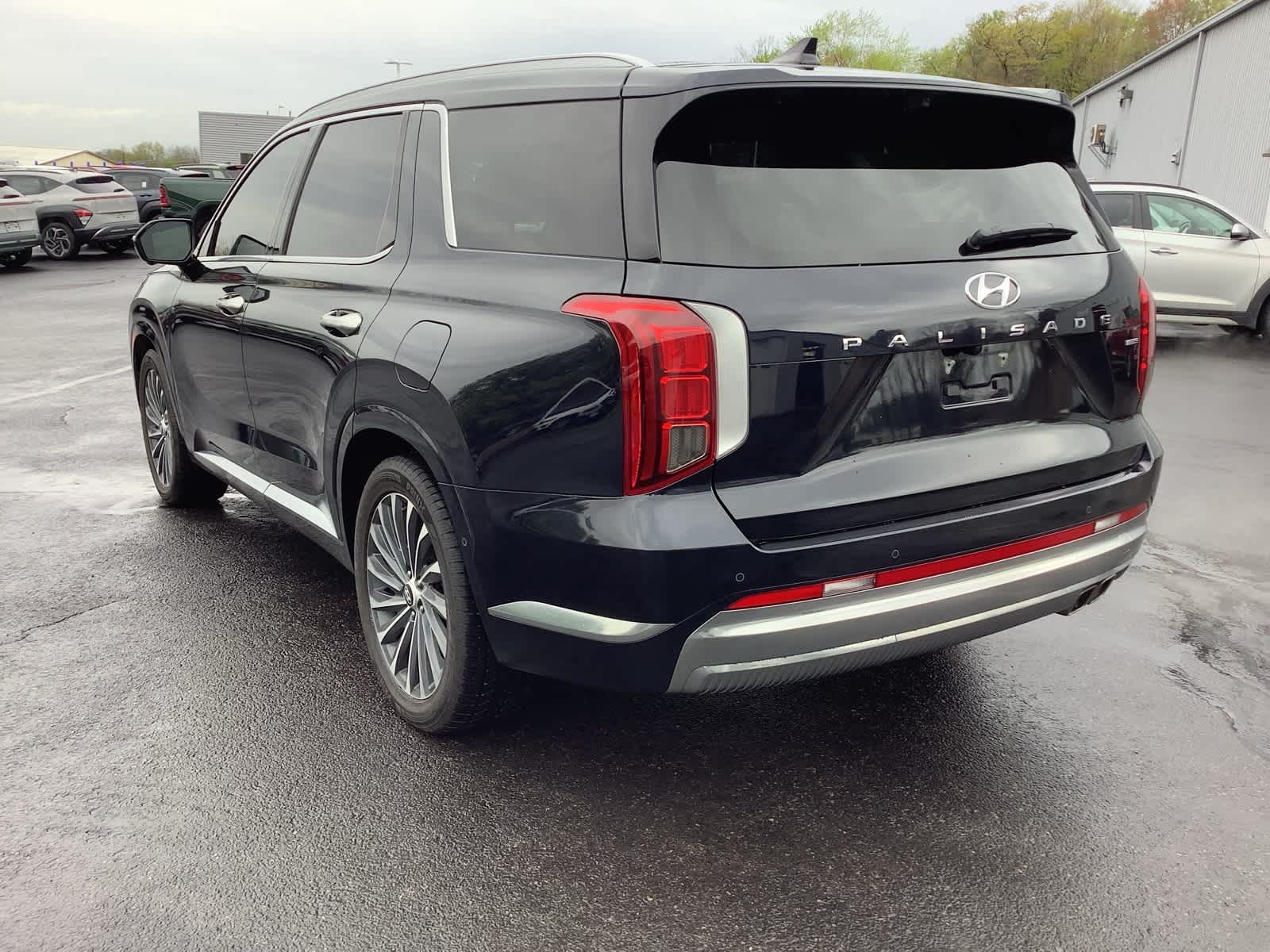 View vehicle photo 6