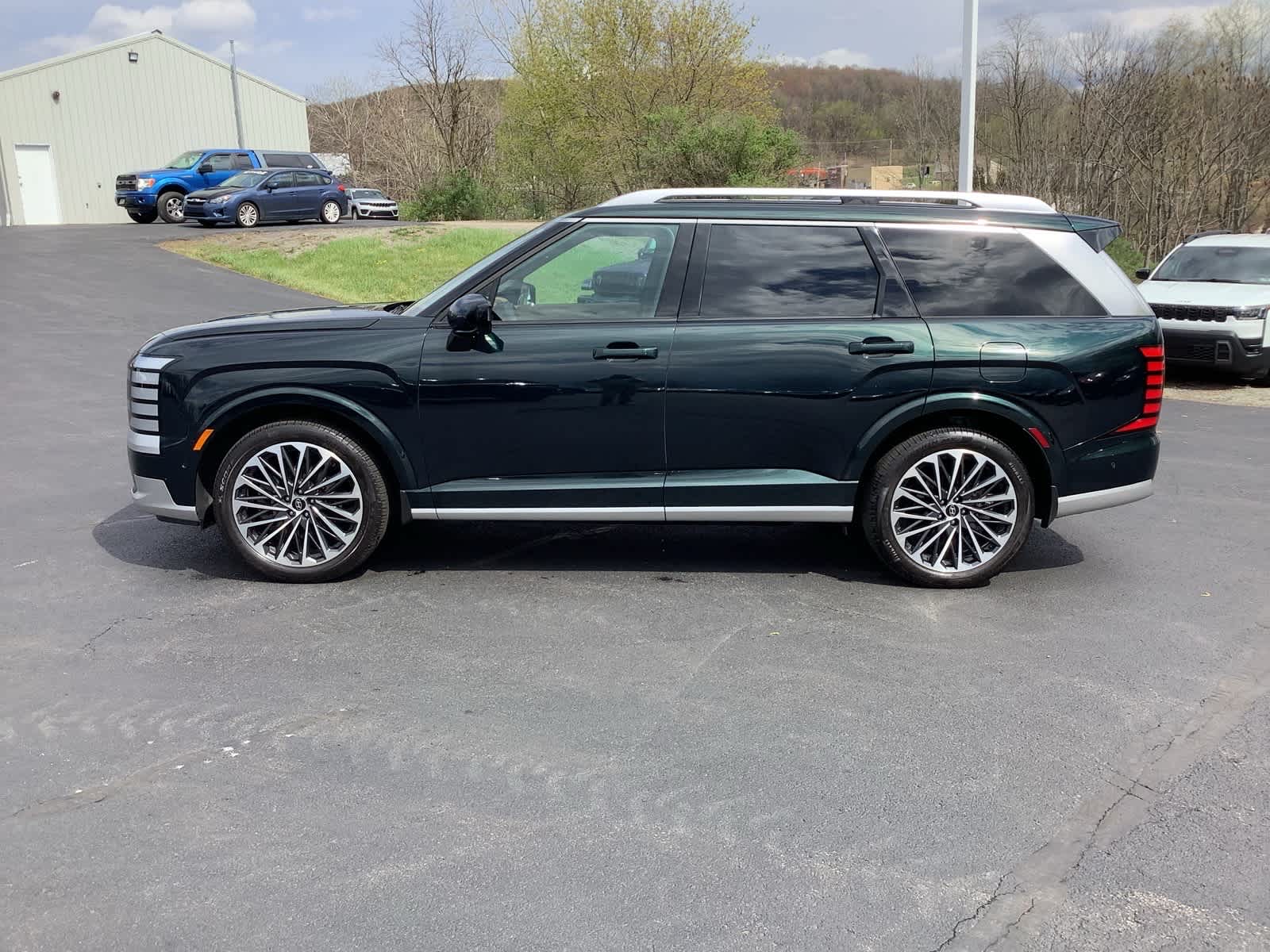 View vehicle photo 7