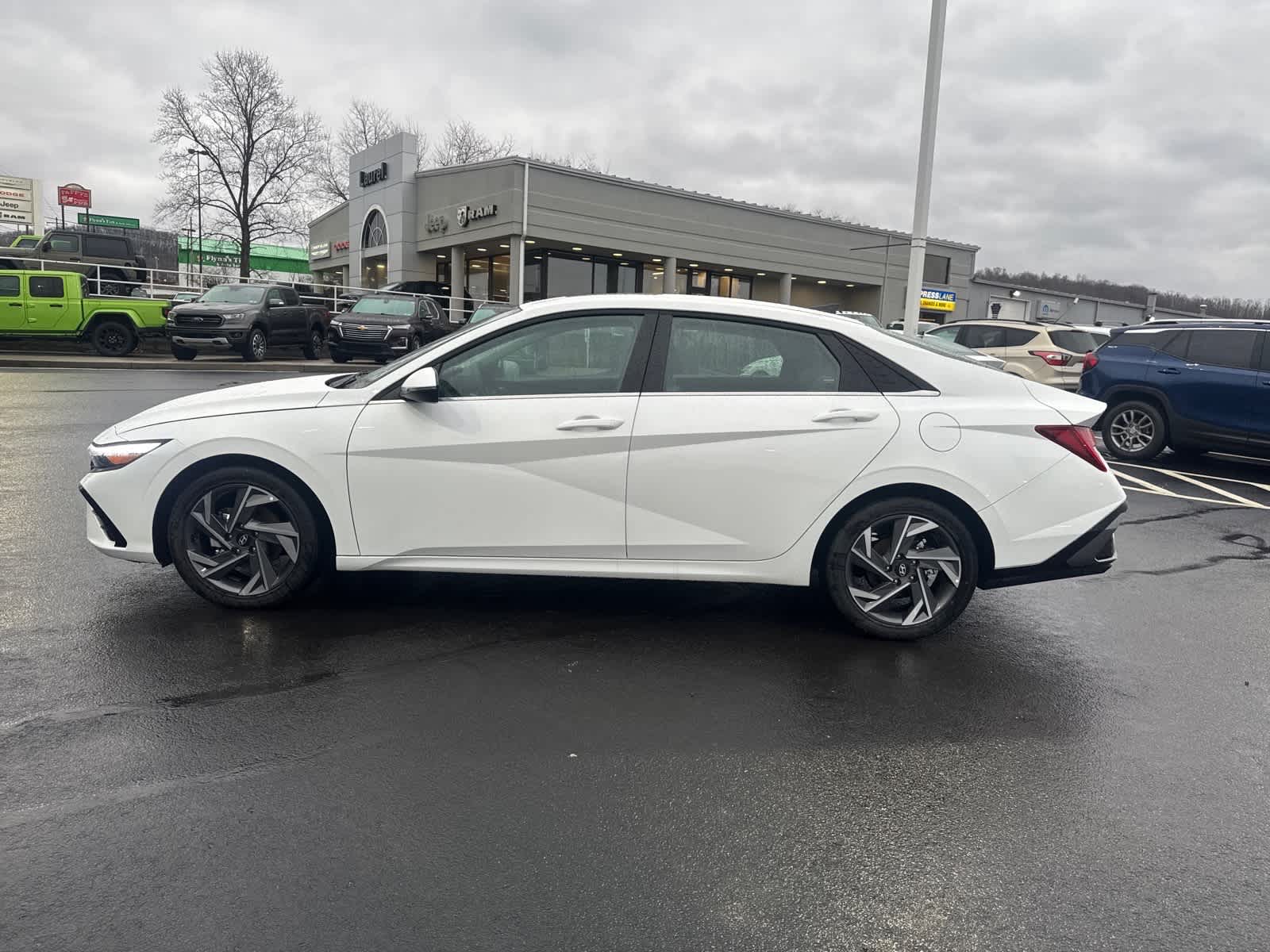 View vehicle photo 4