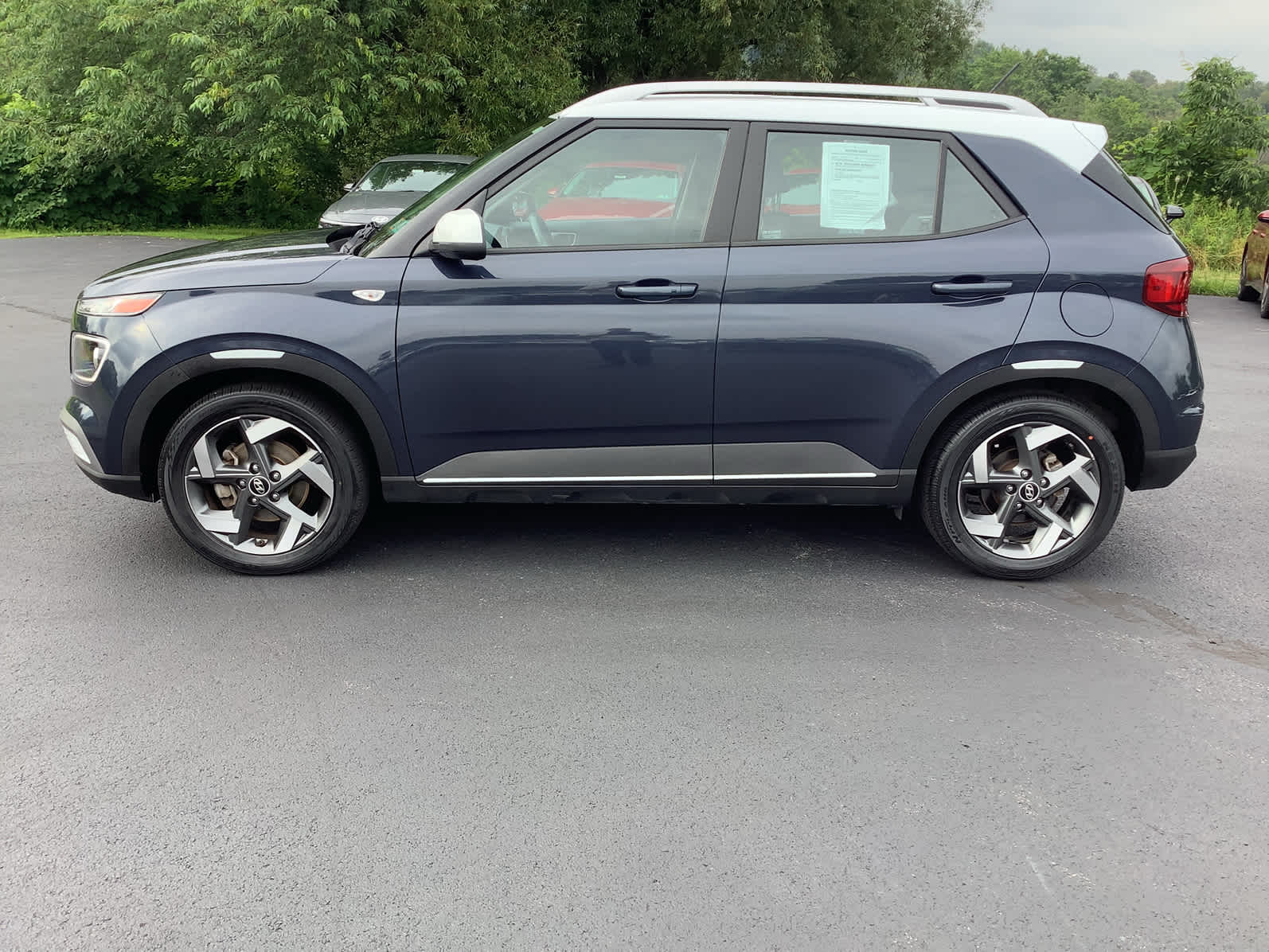 View vehicle photo 7