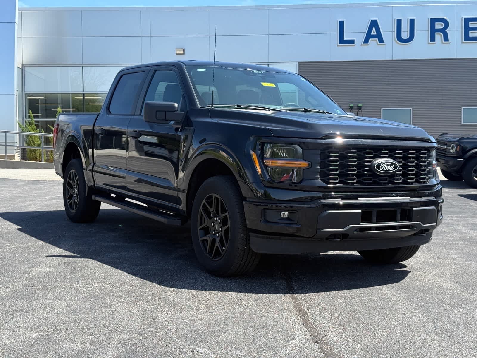 Agate Black 2025 Ford F-150 STX SuperCrew 4WD Pickup Truck Four-Wheel Drive Automatic