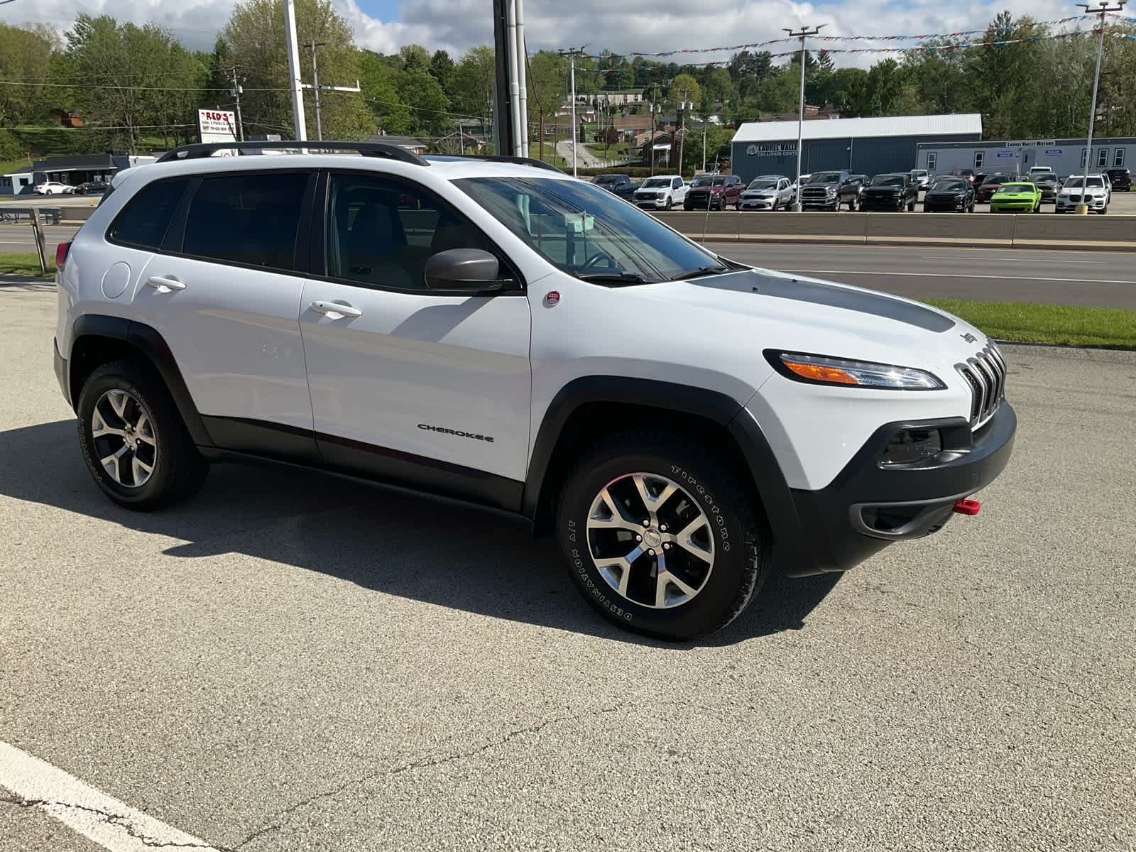View vehicle photo 3