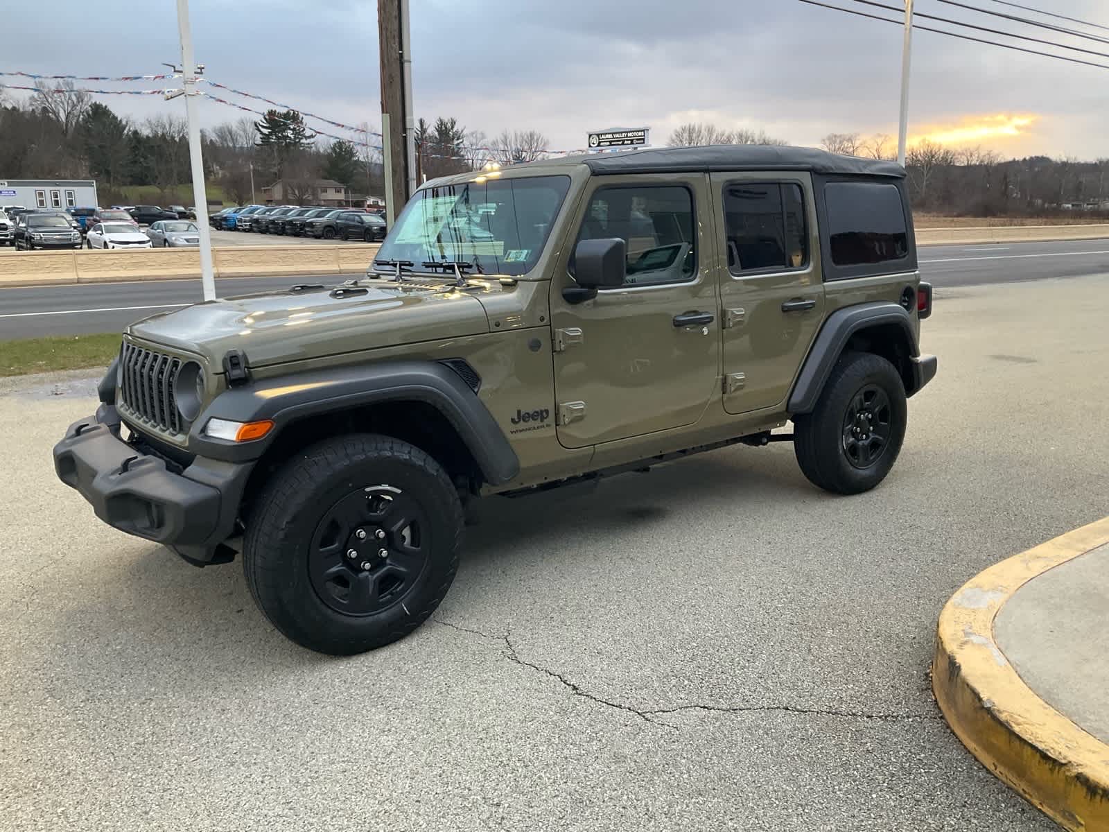 View vehicle photo 3