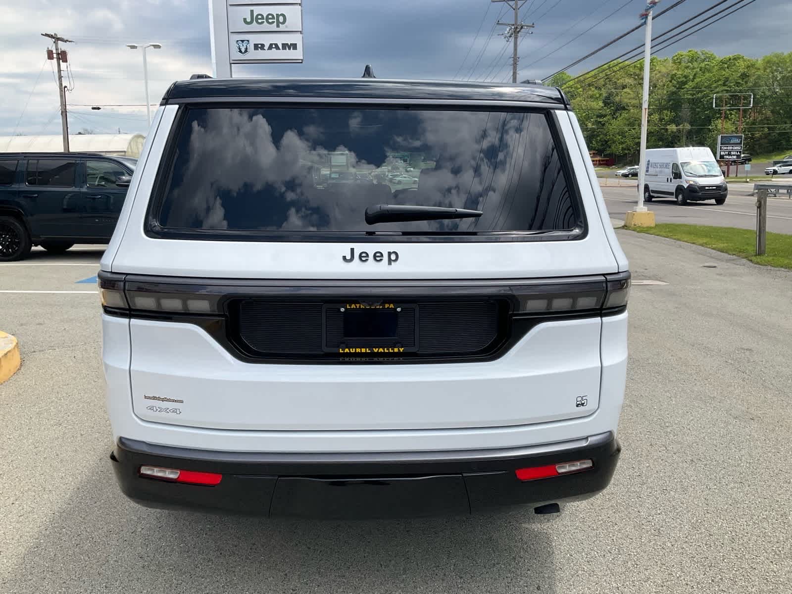 View vehicle photo 4