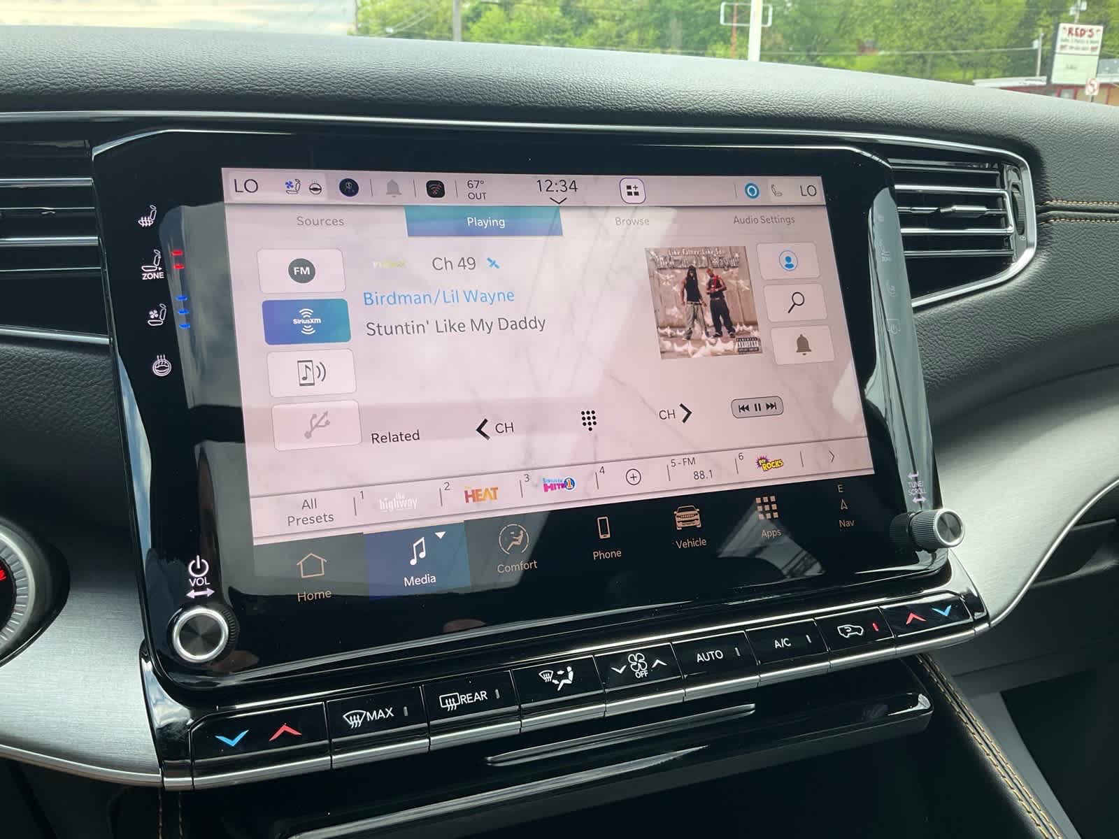 View vehicle photo 6